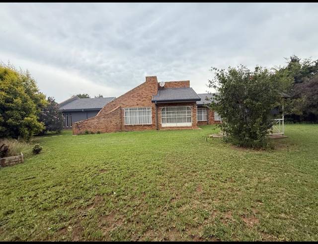 3 BEDROOM HOUSE FOR SALE IN VANDERBIJLPARK SE 2